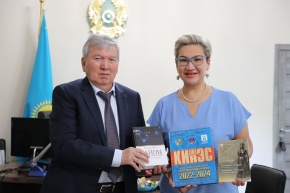 Бүгін «Тұран» университетінің ректоры Рахман Алшанов Құрманғазы атындағы Қазақ ұлттық консерваториясында ректор Гаухар Тасбергеновамен кездесті