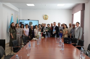 Қазақстан Республикасының Мәдениет қайраткері, Әлихан Бөкейхан атындағы сыйлықтың лауреаты, «Құрмет» орденінің иегері, Алматы облысының Құрметті азаматы, профессор Бақытжан Тобаяқовпен шығармашылық кездесу өтті