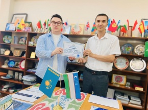 Старший преподаватель кафедры «Музыковедение и композиция» Казахской национальной консерватории имени Курмангазы Шерхан Мухамбетжанов прошёл научно-педагогическую стажировку в Узбекистане